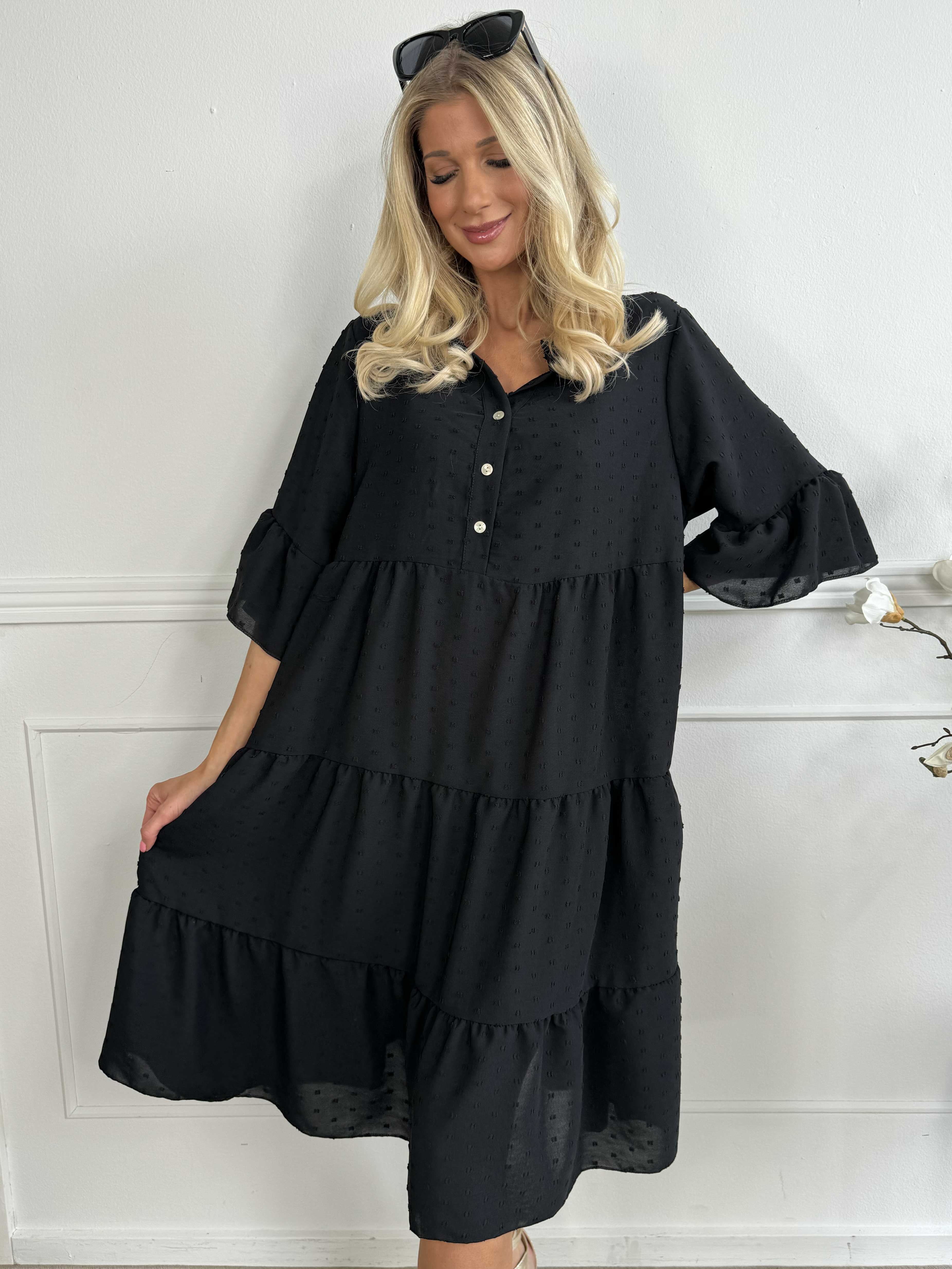 Amanda - Feminin kjole med søde ærmer